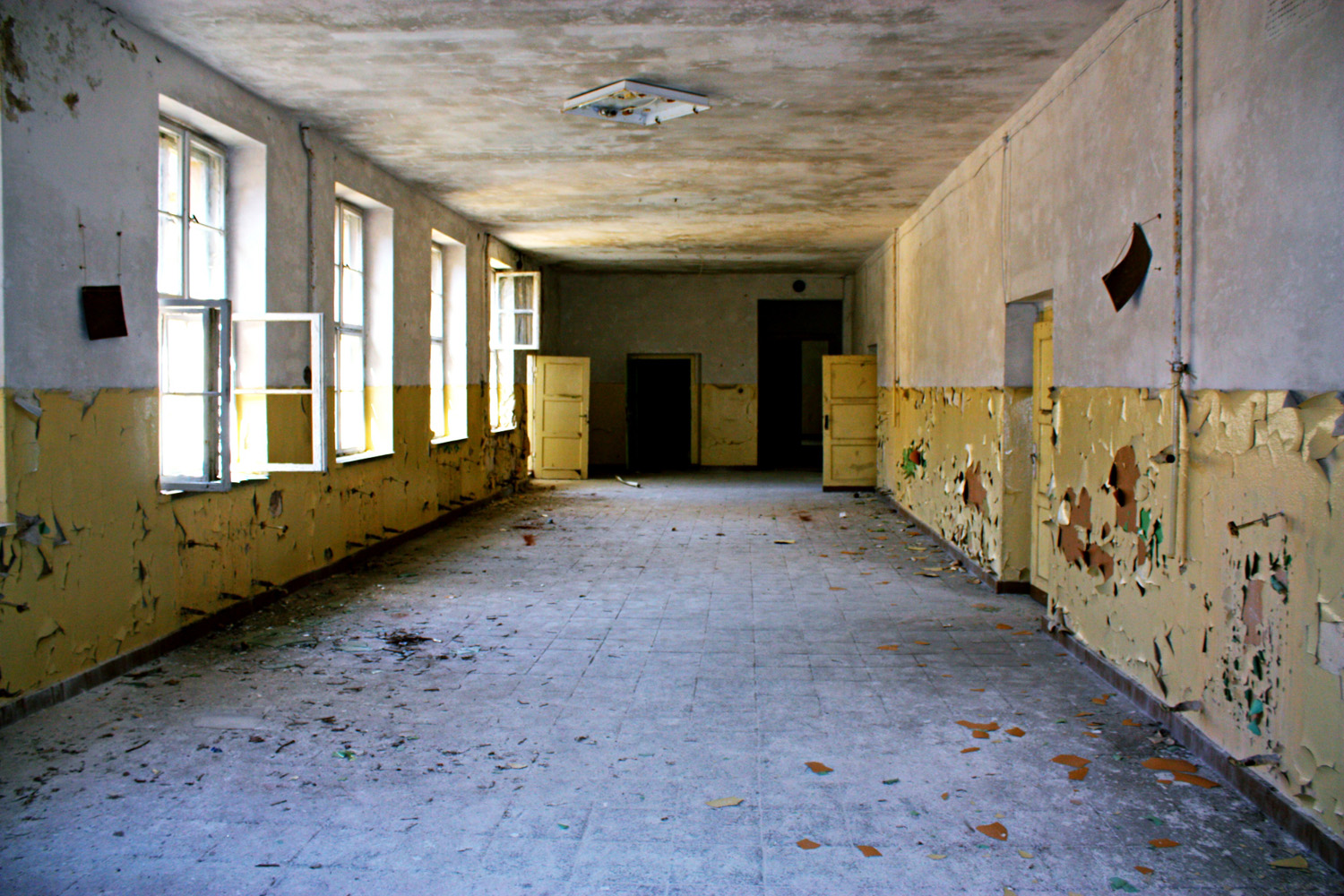 No children's noise, the classrooms are left too ... only the wind is slamming the windows.